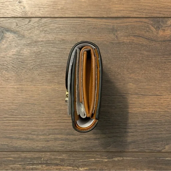 ❌SOLD❌ Celine Small Wallet Triomphe in Triomphe Canvas Tan - Picture 5 of 13